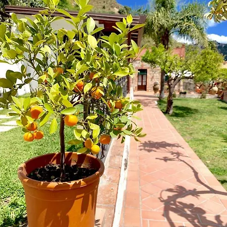 Vittoria Bed & Breakfast 4*